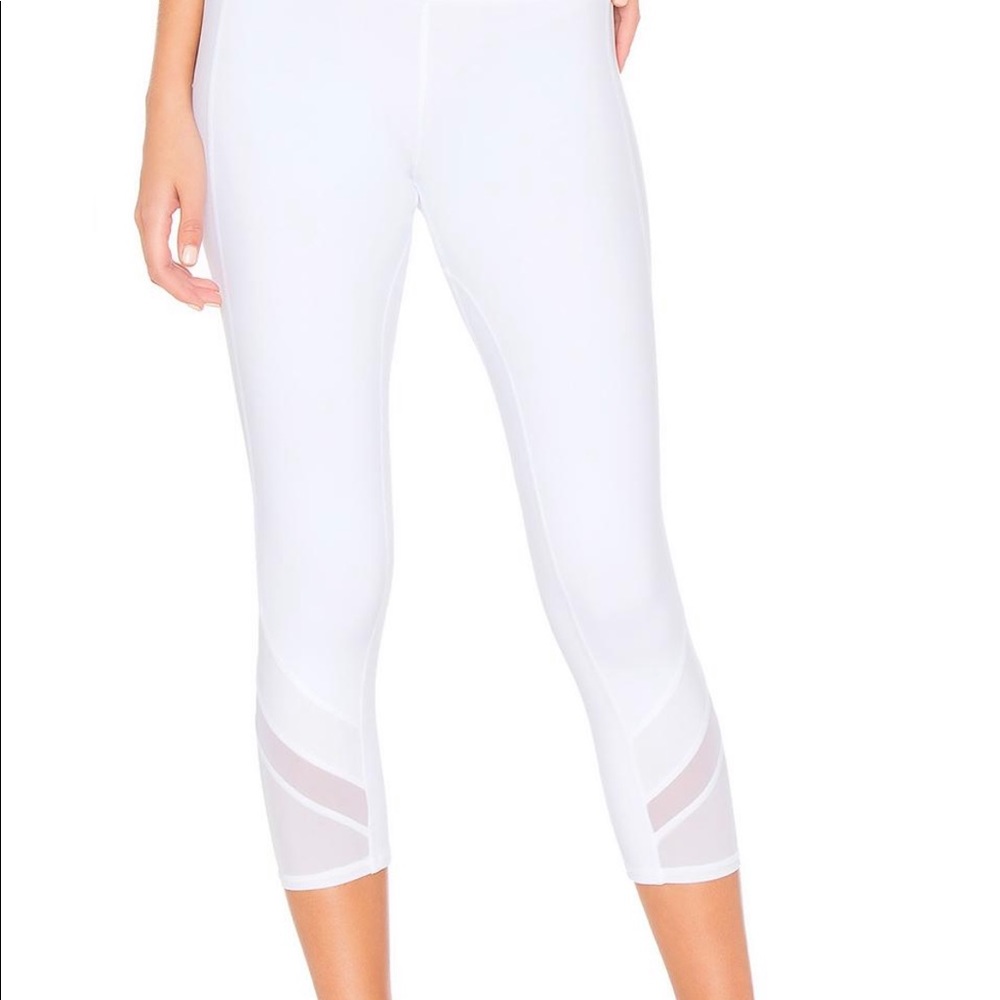 White cropped Alo yoga leggings